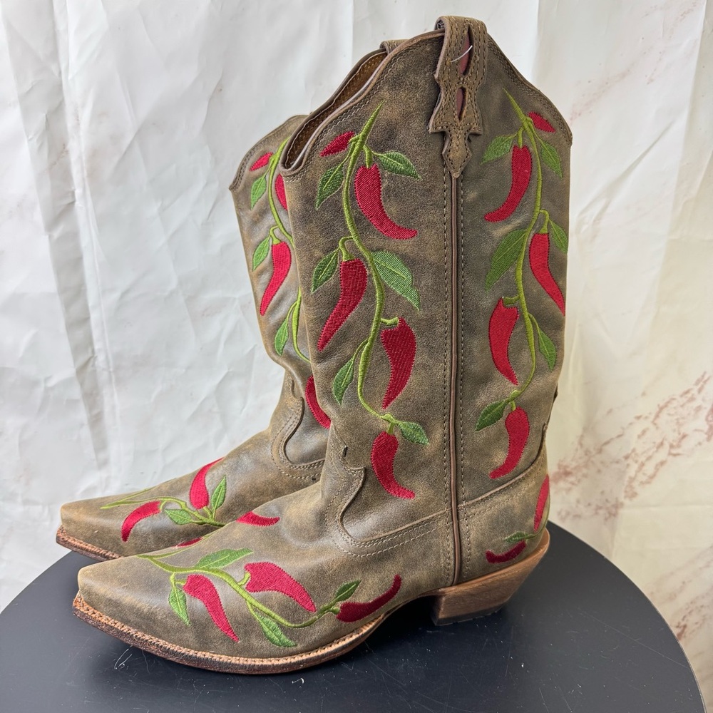 Twisted X Steppin' Out Chili Pepper Embroidered Western Boots